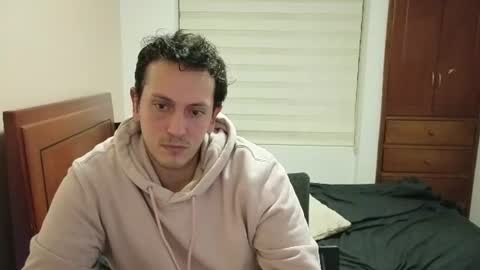 Snapshot of danruiz33 chatting on 07/11/26, 01:41 Dan online show from 07/11/26, 01:41