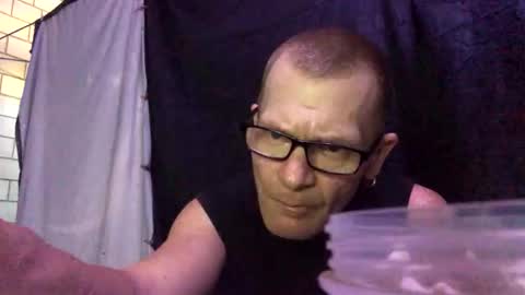 Snapshot of dansone21 chatting on 09/19/25, 04:47 dansone21 online show from 09/19/25, 04:47