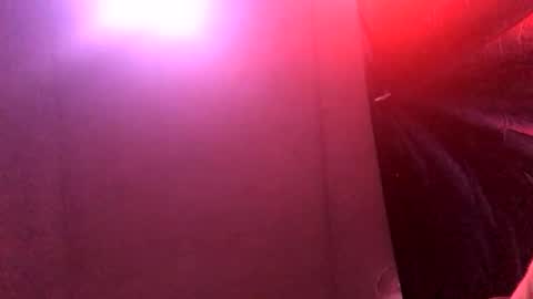 Snapshot of dansone21 chatting on 09/26/25, 12:42 dansone21 online show from 09/26/25, 12:42