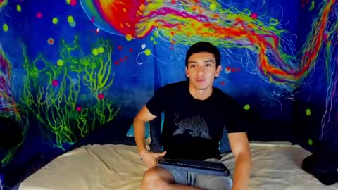 Snapshot of dante_18cm chatting on 04/27/26, 01:03 Dante online show from 04/27/26, 01:03