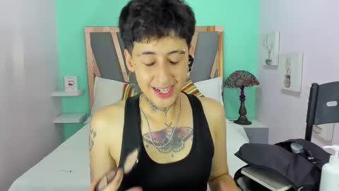 Snapshot of dante_bieber chatting on 12/17/25, 07:31 dante online show from 12/17/25, 07:31