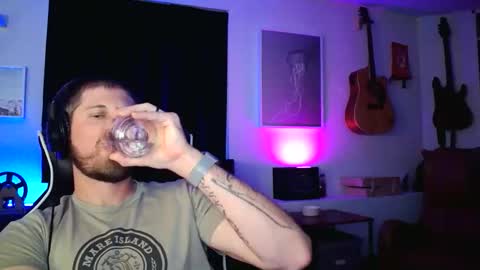 Snapshot of dante_cross_x89 chatting on 11/11/25, 06:46 dante_cross_x89 online show from 11/11/25, 06:46