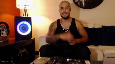 Snapshot of dante_hell1 chatting on 04/12/26, 01:32 Dante Hell online show from 04/12/26, 01:32