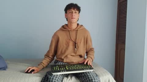 Snapshot of dante_lord chatting on 10/20/25, 03:34 Dante online show from 10/20/25, 03:34