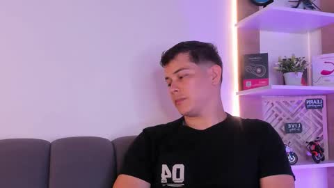 Snapshot of dante_seductor chatting on 02/08/26, 08:23 Dante online show from 02/08/26, 08:23