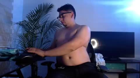  A L E J A N D R O  online show from 07/20/26, 12:36