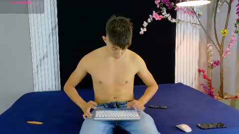 Snapshot of danteandviolete_cr chatting on 07/25/26, 11:19 DANTEVIOLETE online show from 07/25/26, 11:19