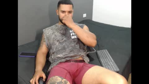 Snapshot of dantebrown1 chatting on 10/30/25, 01:07 dantebrown1 online show from 10/30/25, 01:07