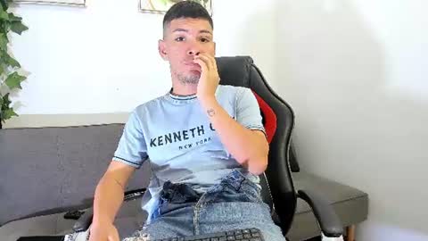 Snapshot of danterivas__ chatting on 06/22/26, 08:17 Dante Rivas online show from 06/22/26, 08:17