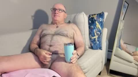 Snapshot of dantes_lion chatting on 10/15/25, 06:35 Mark online show from 10/15/25, 06:35