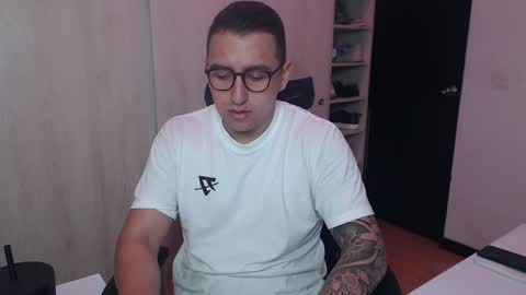 Snapshot of dantevesper chatting on 03/22/26, 04:49 dantevesper online show from 03/22/26, 04:49