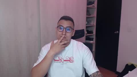 Snapshot of dantevesper chatting on 03/25/26, 02:28 dantevesper online show from 03/25/26, 02:28