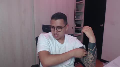 Snapshot of dantevesper chatting on 04/02/26, 01:25 dantevesper online show from 04/02/26, 01:25