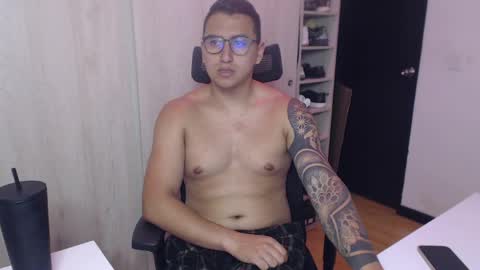 Snapshot of dantevesper chatting on 04/10/26, 05:01 dantevesper online show from 04/10/26, 05:01