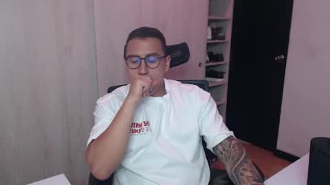 Snapshot of dantevesper chatting on 04/22/26, 03:53 dantevesper online show from 04/22/26, 03:53