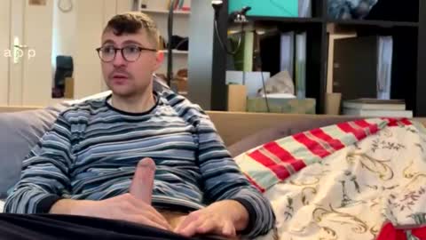 Snapshot of dantheman233 chatting on 04/07/26, 08:48 Daniel online show from 04/07/26, 08:48