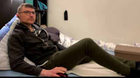 Snapshot of dantheman233 chatting on 04/12/26, 08:58 Daniel online show from 04/12/26, 08:58