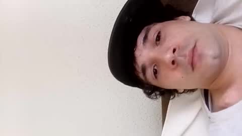 Snapshot of dantoncosso112 chatting on 12/17/25, 05:30 dantoncosso112 online show from 12/17/25, 05:30