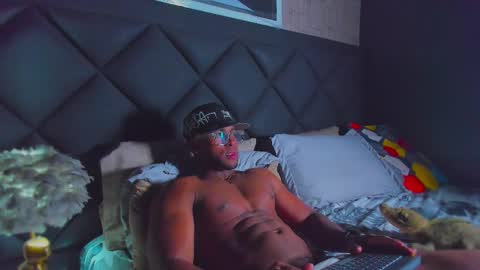 Snapshot of dany_dryy chatting on 12/21/25, 07:15 Dany online show from 12/21/25, 07:15