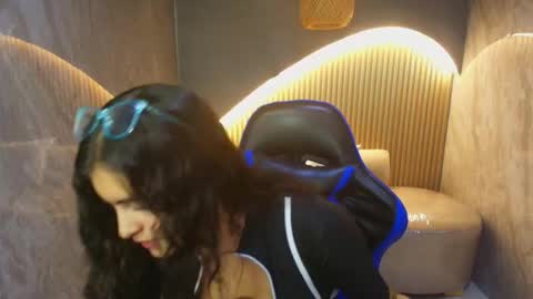 Dany online show from 10/24/25, 01:07