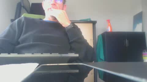 Snapshot of danyblueyes71 chatting on 10/27/25, 03:49 Dany online show from 10/27/25, 03:49