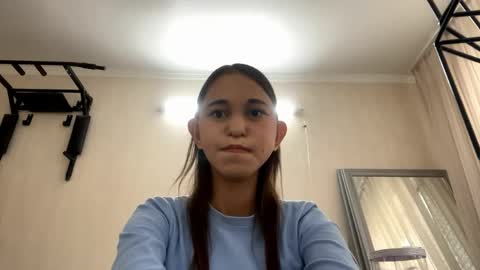 Snapshot of danyellegustason chatting on 05/27/26, 01:30 Elisa online show from 05/27/26, 01:30
