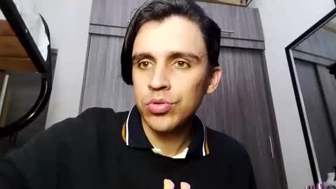 Snapshot of danylano chatting on 11/16/25, 09:42 Daniel online show from 11/16/25, 09:42