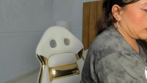 Snapshot of daphne81_ chatting on 01/25/25, 08:53 Daphne online show from 01/25/25, 08:53