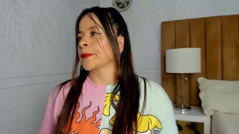 Snapshot of daphne81_ chatting on 03/02/25, 02:19 Daphne online show from 03/02/25, 02:19