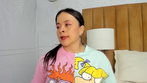 Snapshot of daphne81_ chatting on 03/06/25, 08:52 Daphne online show from 03/06/25, 08:52