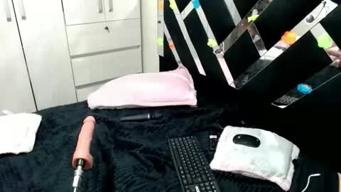 daphne877046 online show from 02/03/26, 06:40