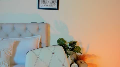 Antonella Mora online show from 10/24/25, 02:02