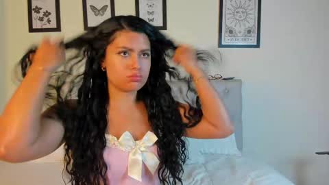 Antonella Mora online show from 10/27/25, 12:53