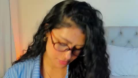 Antonella Mora online show from 11/12/25, 02:39