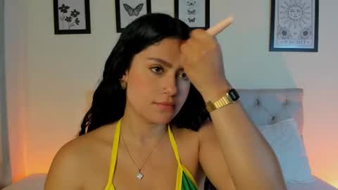 Snapshot of daphne_24 chatting on 12/22/25, 12:57 Antonella Mora online show from 12/22/25, 12:57