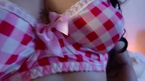 Snapshot of daphne_24 chatting on 03/22/26, 01:14 Antonella Mora online show from 03/22/26, 01:14