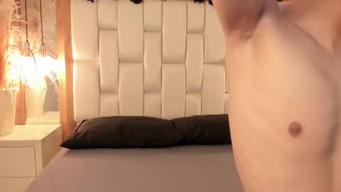 Snapshot of daphne_and_roger chatting on 11/10/25, 11:09 daphne_and_roger online show from 11/10/25, 11:09