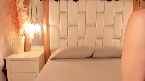 Snapshot of daphne_and_roger chatting on 11/11/25, 11:10 daphne_and_roger online show from 11/11/25, 11:10