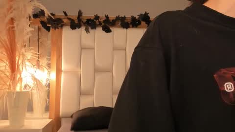 Snapshot of daphne_and_roger chatting on 12/04/25, 10:57 daphne_and_roger online show from 12/04/25, 10:57