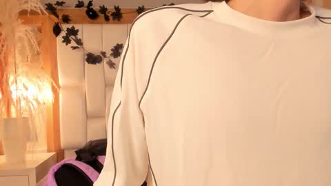 daphne_and_roger online show from 12/17/25, 11:05