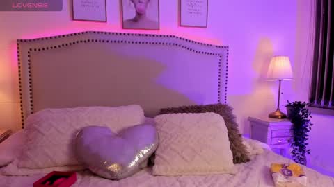 Snapshot of daphne_chers chatting on 04/15/26, 10:11 daphne_chers online show from 04/15/26, 10:11