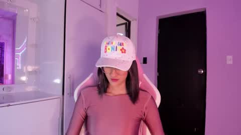 Daphne online show from 11/10/25, 03:05