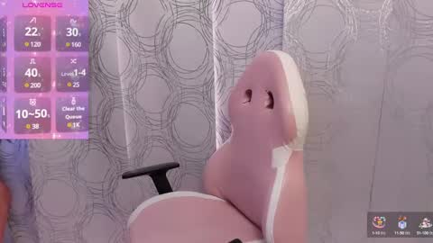 Snapshot of daphne_fox_ chatting on 12/20/24, 09:39 Daphne  online show from 12/20/24, 09:39