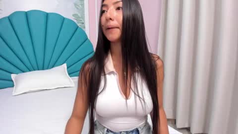 Snapshot of daphne_fox_ chatting on 03/01/25, 02:15 Daphne  online show from 03/01/25, 02:15