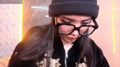 Snapshot of daphne_nicole_b chatting on 07/15/26, 01:00 daphne_nicole_b online show from 07/15/26, 01:00