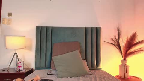 DAPHNE BEAUMONT online show from 09/27/25, 12:32