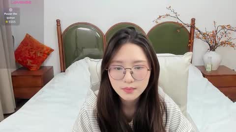 Snapshot of daphnedawn chatting on 11/27/25, 07:10 Dawn online show from 11/27/25, 07:10