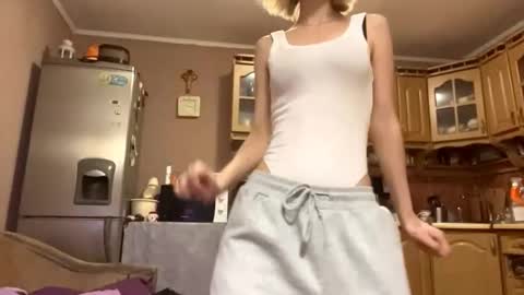 Snapshot of daphnefranca chatting on 03/21/26, 07:17 Monika online show from 03/21/26, 07:17