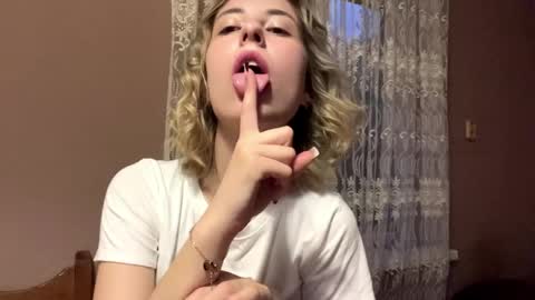 Snapshot of daphnefranca chatting on 04/11/26, 05:28 Monika online show from 04/11/26, 05:28