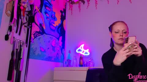 Daphne Madison online show from 11/29/25, 12:02